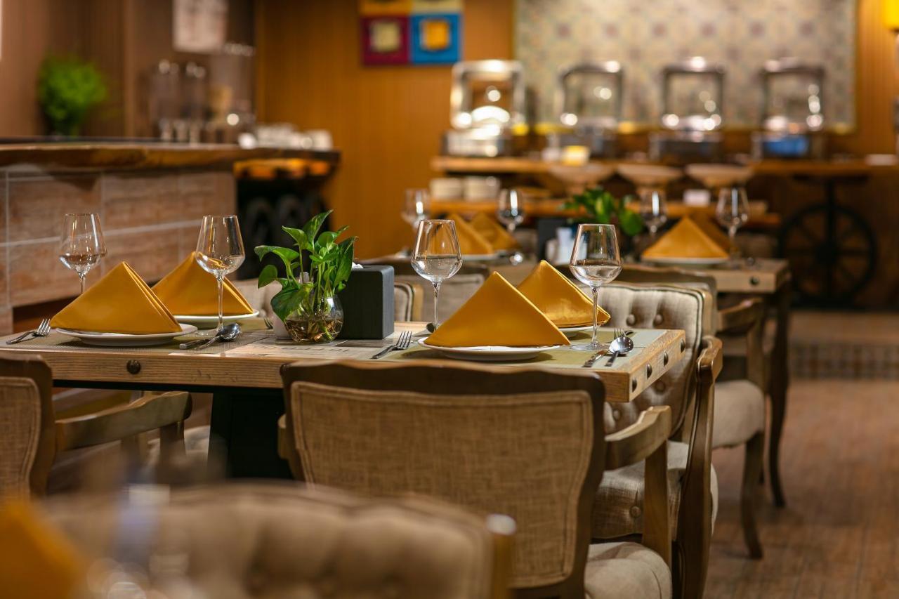 Nesta Hotel Saigon Thành Pho Ho Chí Minh Esterno foto